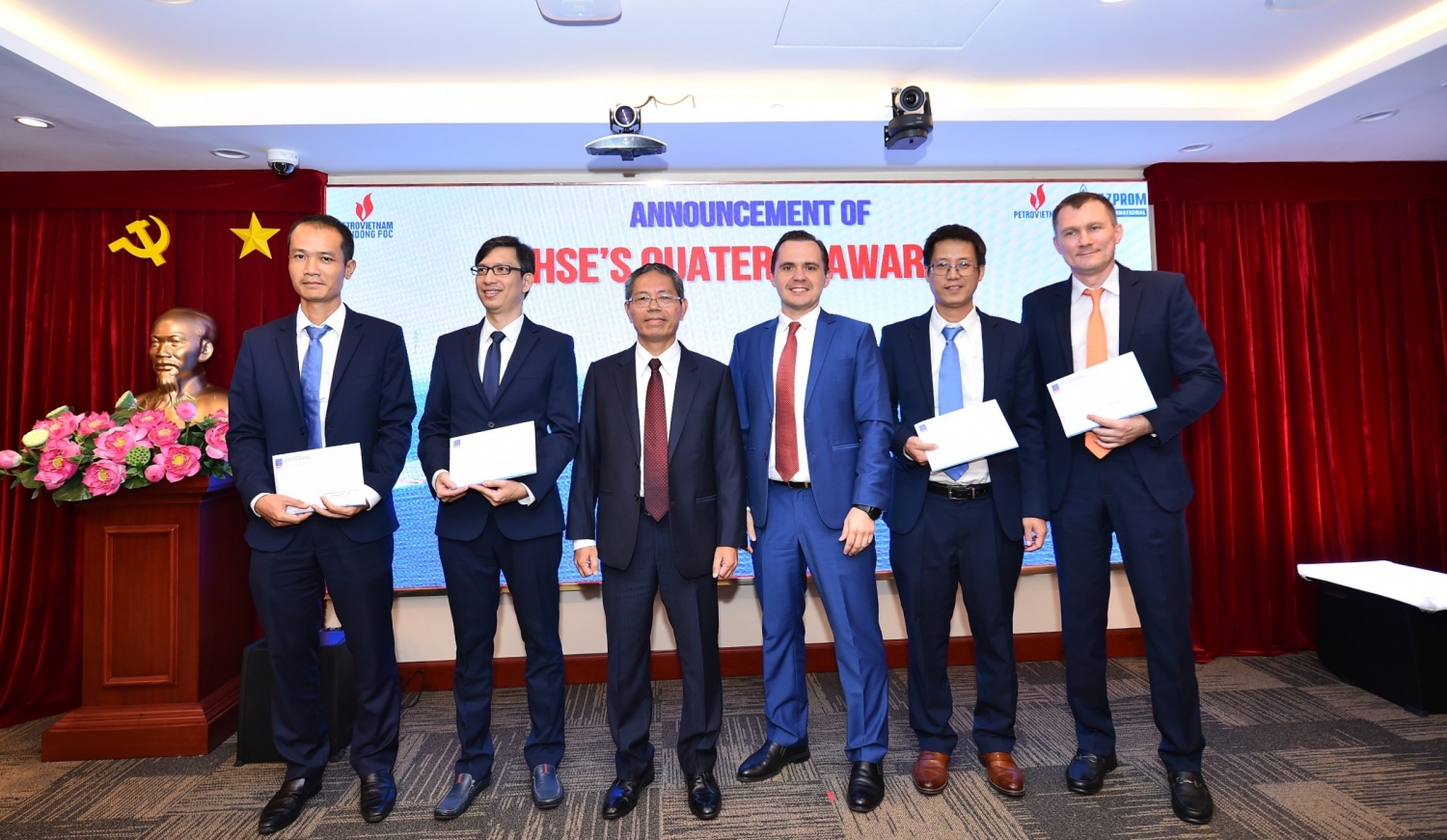 Tổng giám đốc Petrovietnam Lê Mạnh Hùng làm việc với BIENDONG POC: Tổng giám đốc Petrovietnam Lê Mạnh Hùng làm việc với BIENDONG POC: