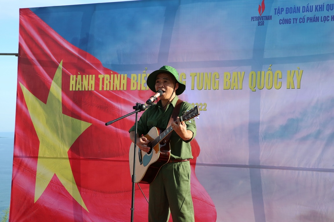 BSR tổ chức “Hành trình Biển Đông tung bay Quốc kỳ” BSR tổ chức “Hành trình Biển Đông tung bay Quốc kỳ”