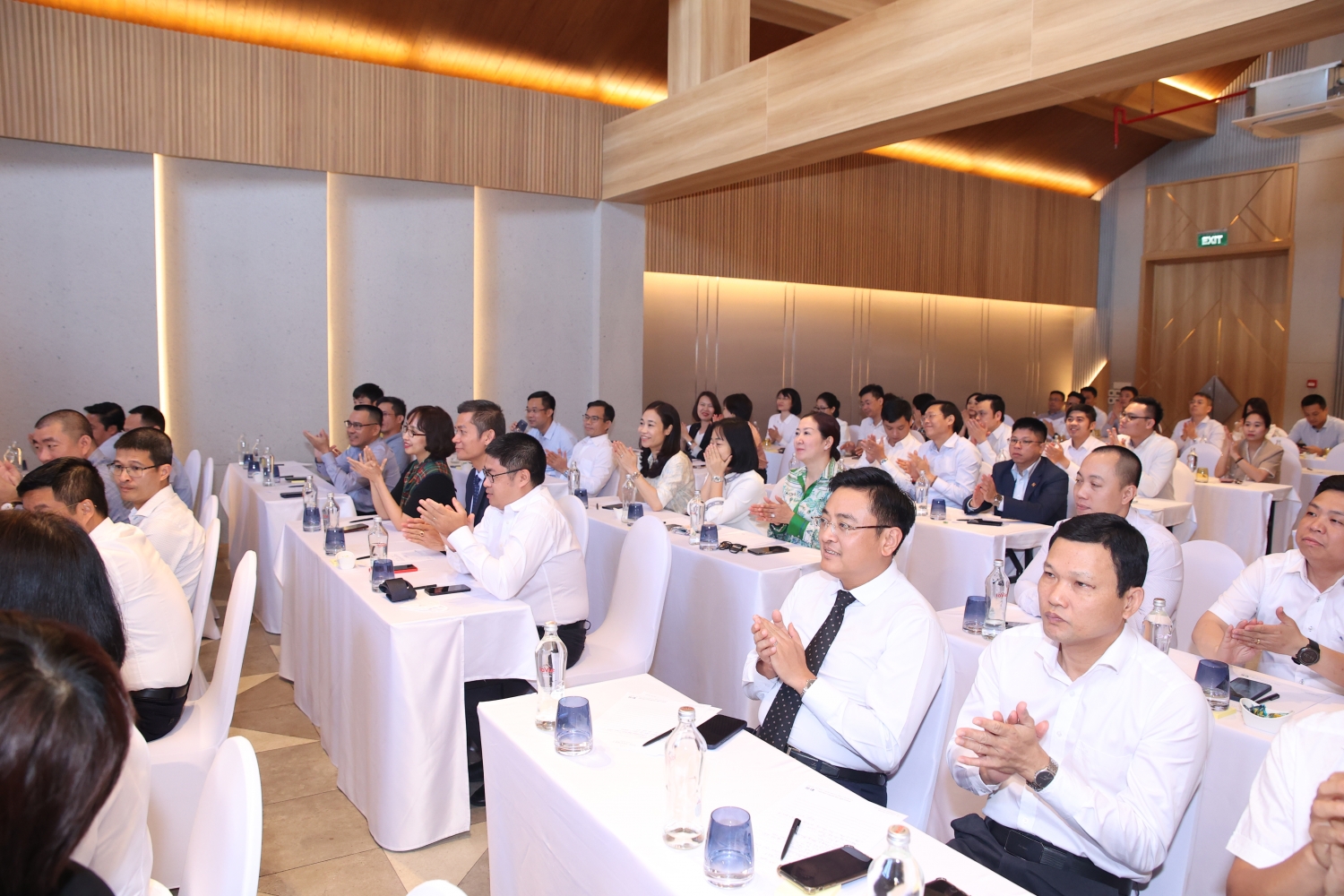 PVcomBank tổ chức Hội nghị sơ kết công tác xây dựng Đảng, hoạt động kinh doanh 6 tháng đầu năm PVcomBank tổ chức Hội nghị sơ kết công tác xây dựng Đảng, hoạt động kinh doanh 6 tháng đầu năm