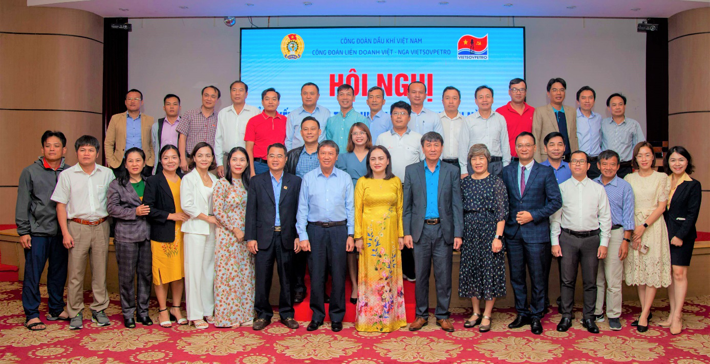 Vietsovpetro tổng kết 10 năm thực hiện Luật Công đoàn Vietsovpetro tổng kết 10 năm thực hiện Luật Công đoàn
