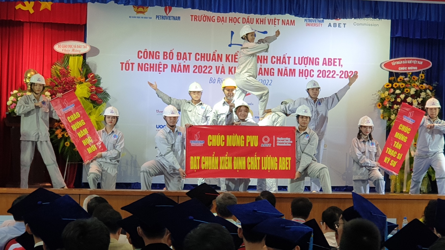 Trường Đại học Dầu khí Việt Nam công bố đạt chuẩn kiểm định chất lượng ABET Trường Đại học Dầu khí Việt Nam công bố đạt chuẩn kiểm định chất lượng ABET
