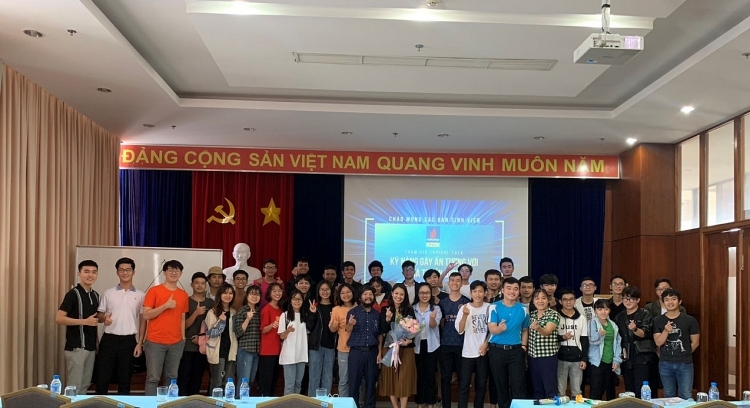 TRUNG TÂM BỒI DƯỠNG NÂNG CAO (ATC) – TRƯỜNG ĐẠI HỌC DẦU KHÍ VIỆT NAM: KẾT NỐI NGUỒN LỰC - CHUYỂN GIAO TRI THỨC Trung tâm Bồi dưỡng nâng cao - PVU: Kết nối nguồn lực – Chuyển giao tri thức