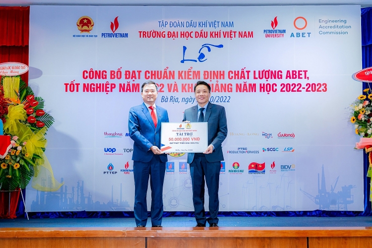 Trường Đại học Dầu khí Việt Nam: Khai giảng năm học mới 2022-2023 và trao bằng thạc sĩ, kỹ sư Trường Đại học Dầu khí Việt Nam khai giảng năm học mới 2022-2023 và trao bằng thạc sĩ, kỹ sư