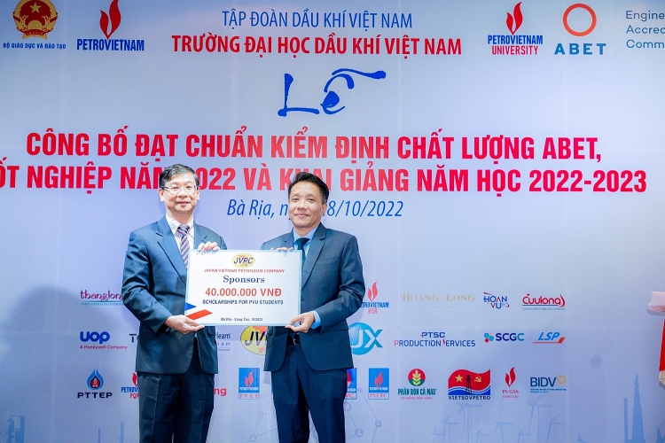 Trường Đại học Dầu khí Việt Nam: Khai giảng năm học mới 2022-2023 và trao bằng thạc sĩ, kỹ sư Trường Đại học Dầu khí Việt Nam khai giảng năm học mới 2022-2023 và trao bằng thạc sĩ, kỹ sư