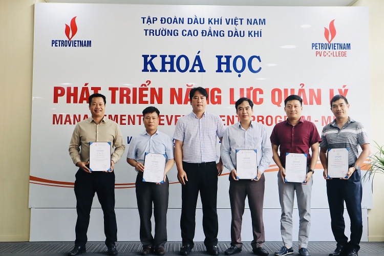 PVCollege bế giảng khóa đào tạo Phát triển năng lực quản lý cho Petrovietnam PVCollege bế giảng khóa đào tạo Phát triển năng lực quản lý cho Petrovietnam