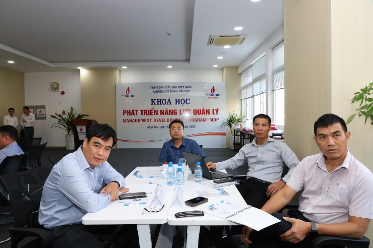 PVCollege bế giảng khóa đào tạo Phát triển năng lực quản lý cho Petrovietnam PVCollege bế giảng khóa đào tạo Phát triển năng lực quản lý cho Petrovietnam