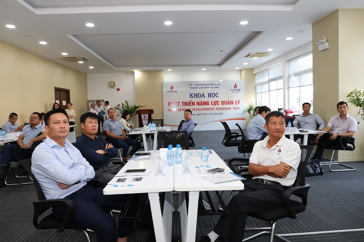PVCollege bế giảng khóa đào tạo Phát triển năng lực quản lý cho Petrovietnam PVCollege bế giảng khóa đào tạo Phát triển năng lực quản lý cho Petrovietnam