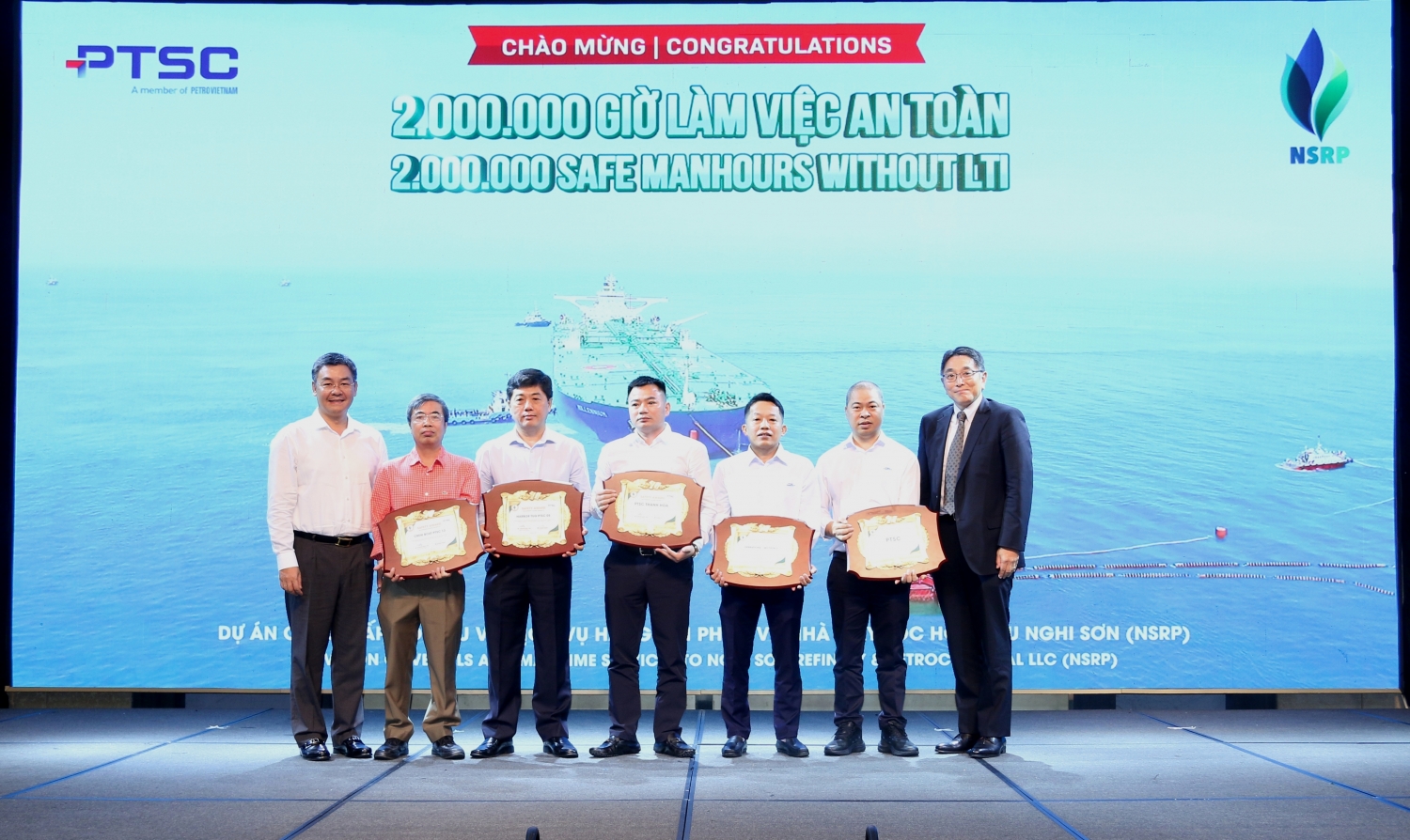 PTSC đạt mốc 2 triệu giờ làm việc an toàn cho NSRP PTSC đạt mốc 2 triệu giờ làm việc an toàn cho NSRP