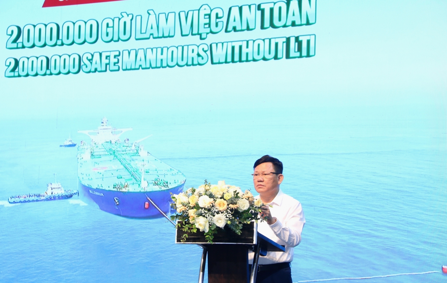 PTSC đạt mốc 2 triệu giờ làm việc an toàn cho NSRP PTSC đạt mốc 2 triệu giờ làm việc an toàn cho NSRP