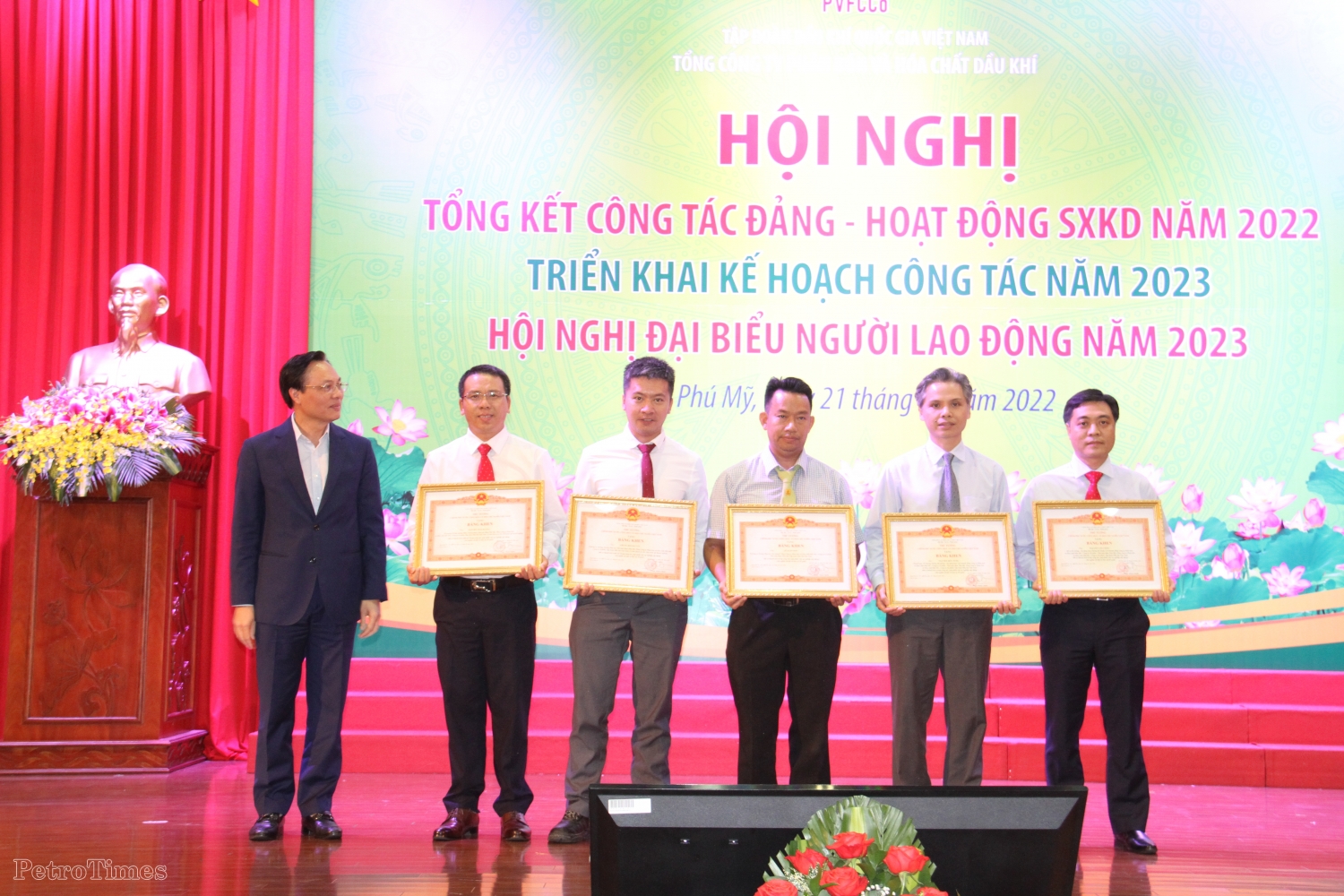 PVFCCo lập nhiều kỷ lục mới, góp phần quan trọng vào thành công chung của Petrovietnam trong năm 2022 PVFCCo lập nhiều kỷ lục mới, góp phần quan trọng vào thành công chung của Petrovietnam trong năm 2022