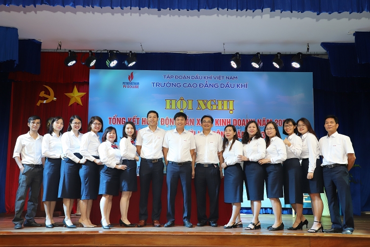 Trường Cao đẳng Dầu khí: Nâng cao chất lượng đào tạo, tiếp tục phát triển - Khẳng định vị thế Trường Cao đẳng Dầu khí: Nâng cao chất lượng đào tạo - Khẳng định vị thế, góp phần vào sự phát triển của Petrovietnam