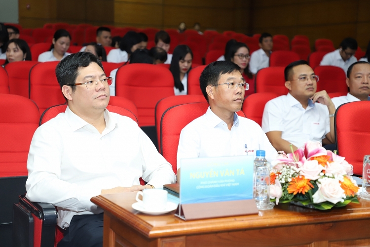 Trường Cao đẳng Dầu khí: Nâng cao chất lượng đào tạo, tiếp tục phát triển - Khẳng định vị thế Trường Cao đẳng Dầu khí: Nâng cao chất lượng đào tạo - Khẳng định vị thế, góp phần vào sự phát triển của Petrovietnam