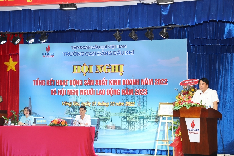 Trường Cao đẳng Dầu khí: Nâng cao chất lượng đào tạo, tiếp tục phát triển - Khẳng định vị thế Trường Cao đẳng Dầu khí: Nâng cao chất lượng đào tạo - Khẳng định vị thế, góp phần vào sự phát triển của Petrovietnam