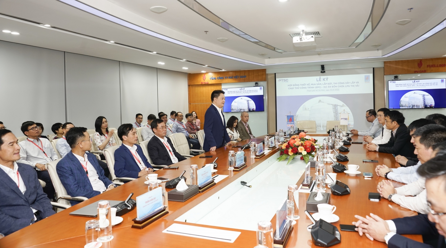 ông Hoàng Văn Quang – Tổng Giám đốc PV GAS phát biểu tại Lễ ký Hợp đồng EPC Dự án Bồn chứa LPG Thị Vải ông Hoàng Văn Quang – Tổng Giám đốc PV GAS phát biểu tại Lễ ký Hợp đồng EPC Dự án Bồn chứa LPG Thị Vải