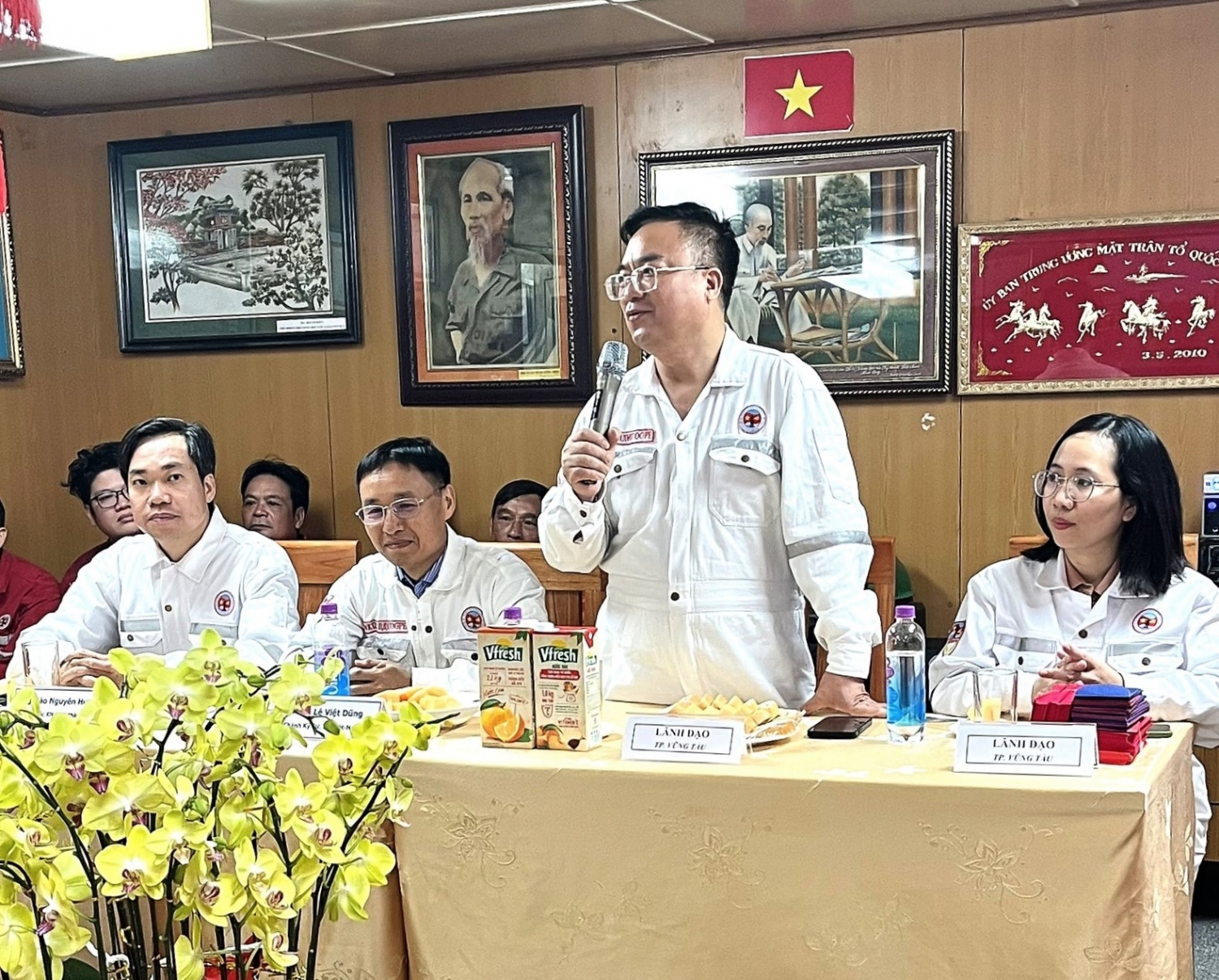 Lãnh đạo TP Vũng Tàu và Vietsovpetro chúc Tết người lao động trên Giàn CNTT-2