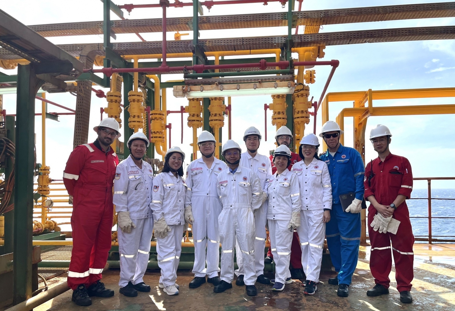 Lãnh đạo TP Vũng Tàu và Vietsovpetro chúc Tết người lao động trên Giàn CNTT-2