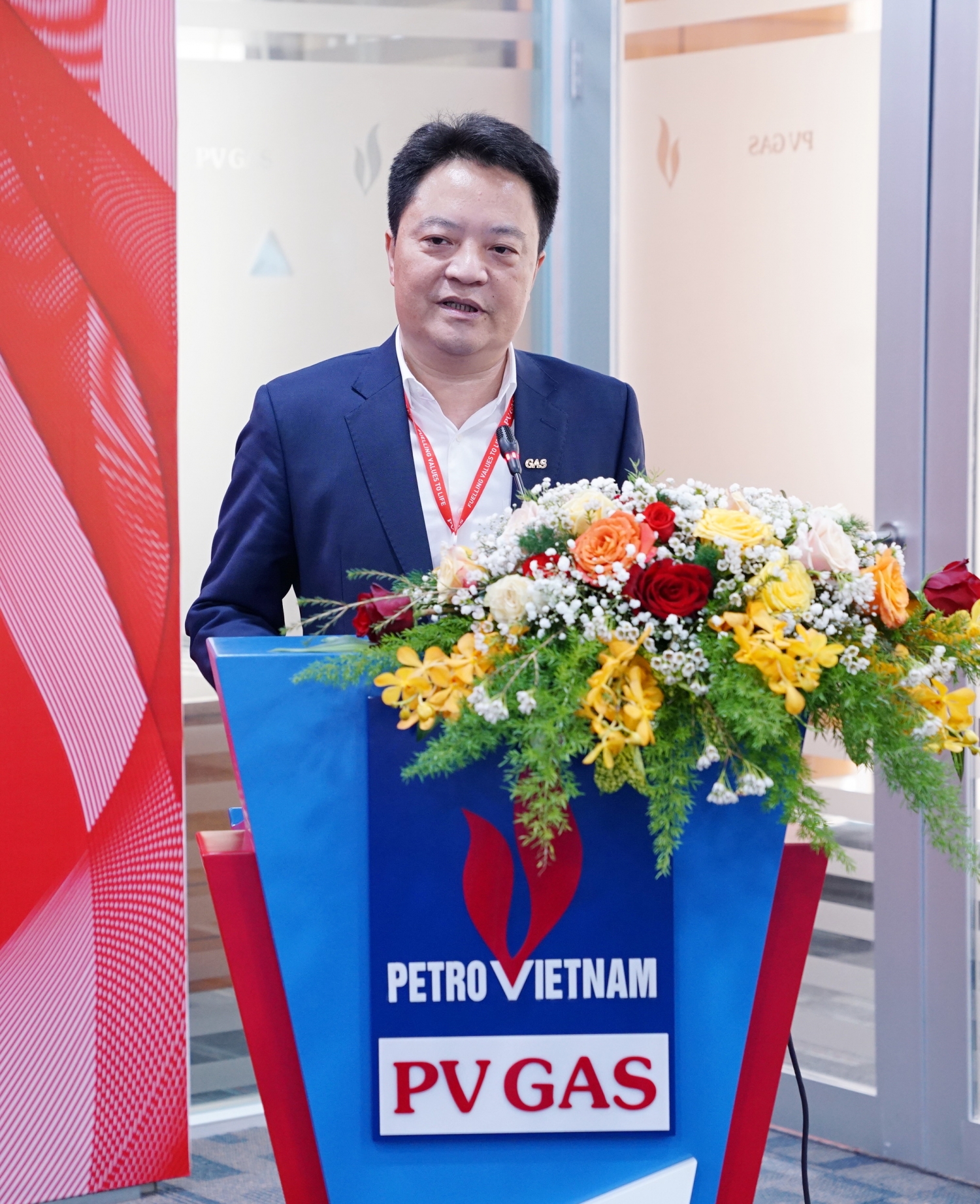 Tổng Giám đốc PV GAS Hoàng Văn Quang phát biểu chúc mừng và giao nhiệm vụ cho các cán bộ Tổng Giám đốc PV GAS Hoàng Văn Quang phát biểu chúc mừng và giao nhiệm vụ cho các cán bộ