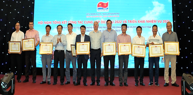 Vietsovpetro: Mở rộng và nâng cao năng lực cung cấp dịch vụ Vietsovpetro: Mở rộng và nâng cao năng lực cung cấp dịch vụ