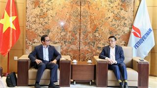 Petrovietnam President and CEO Le Manh Hung receives General Manager of Marubeni Asia Energy and Power Department