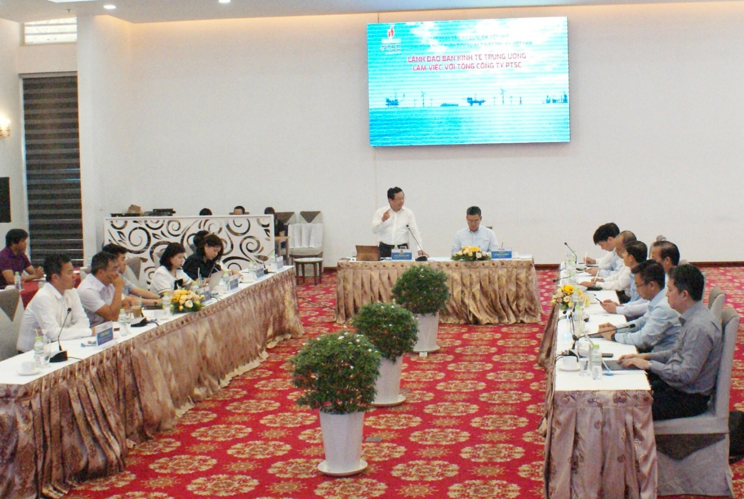 Ban Kinh tế Trung ương ủng hộ PTSC thực hiện các dự án điện gió ngoài khơi Ban Kinh tế Trung ương ủng hộ PTSC thực hiện các dự án điện gió ngoài khơi