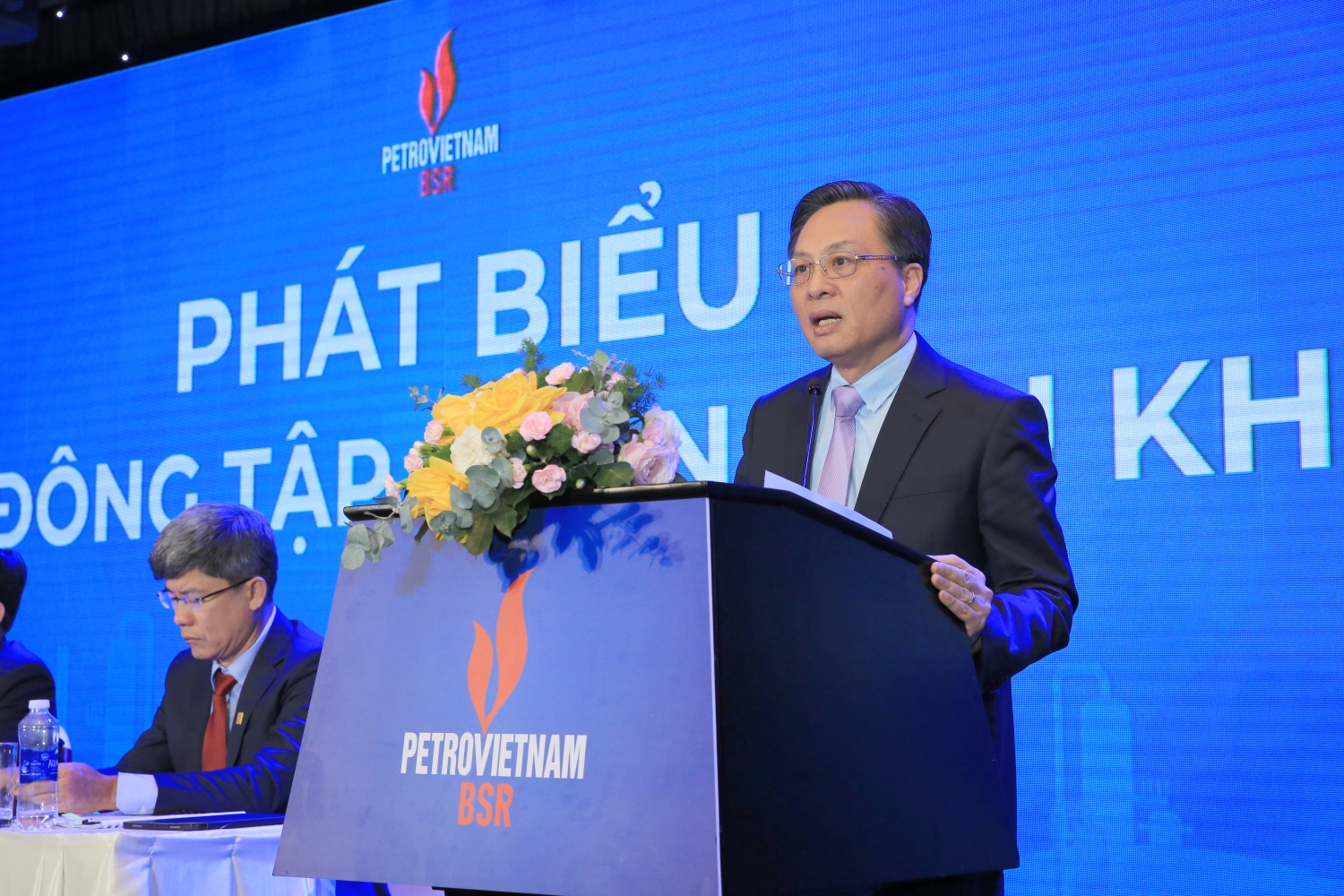 BSR nỗ lực vượt chỉ tiêu SXKD, phấn đấu quý III/2023 chuyển niêm yết cổ phiếu lên sàn HoSE BSR nỗ lực vượt chỉ tiêu SXKD, phấn đấu quý III/2023 chuyển niêm yết cổ phiếu lên sàn HoSE