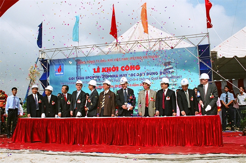 Xây dựng, thử nghiệm vận hành và nghiệm thu NMLD Dung Quất