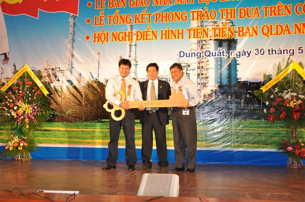 Xây dựng, thử nghiệm vận hành và nghiệm thu NMLD Dung Quất