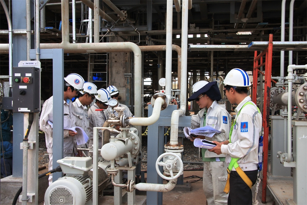 Công tác chuẩn bị nguồn nhân lực cho vận hành NMLD Dung Quất Công tác chuẩn bị nguồn nhân lực cho vận hành NMLD Dung Quất