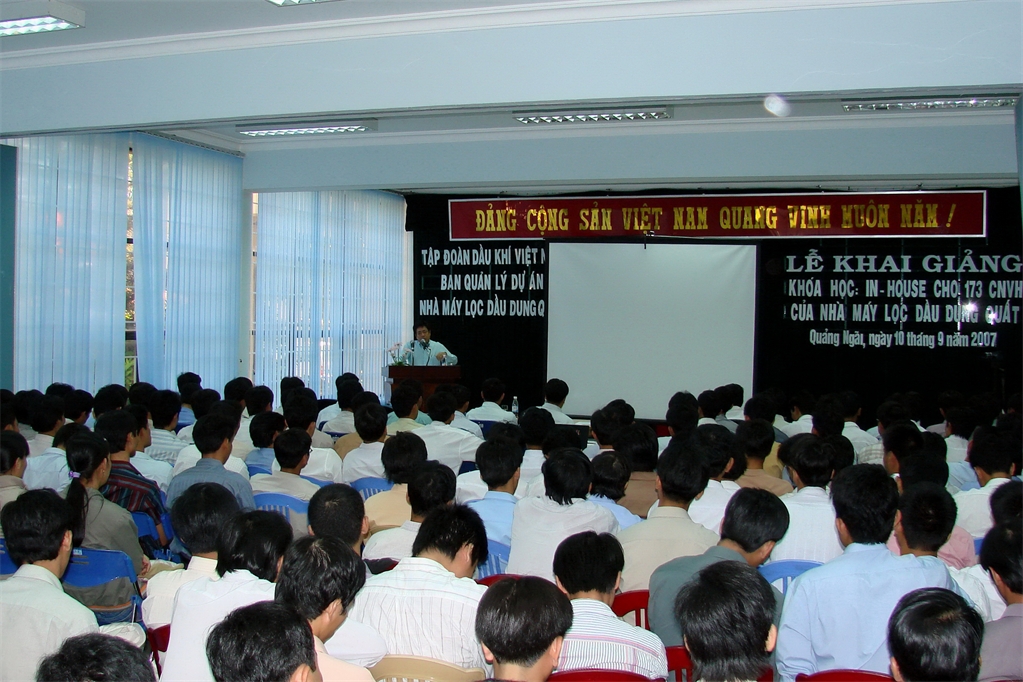Công tác chuẩn bị nguồn nhân lực cho vận hành NMLD Dung Quất Công tác chuẩn bị nguồn nhân lực cho vận hành NMLD Dung Quất