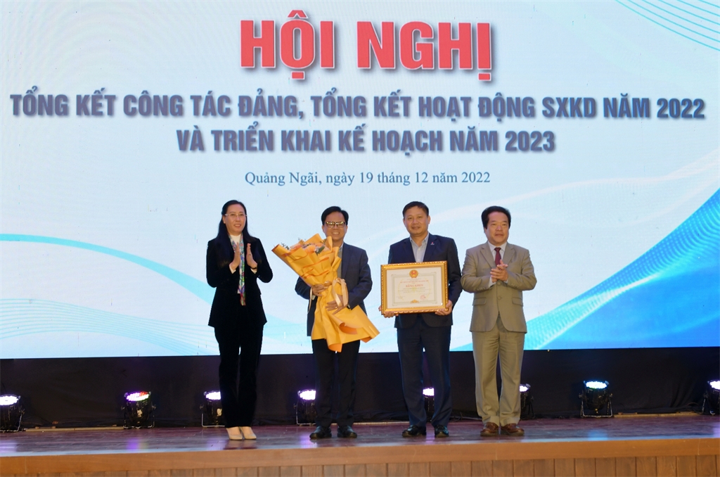 BSR - 15 năm đoàn kết kiến tạo, phát triển bền vững BSR - 15 năm đoàn kết kiến tạo, phát triển bền vững