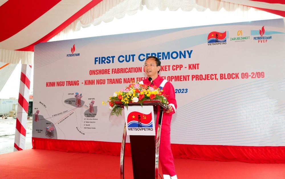 Đại diện PVEP, Ông Đặng Ngọc Quý – Phó TGĐ phát biểu Đại diện PVEP, Ông Đặng Ngọc Quý – Phó TGĐ phát biểu