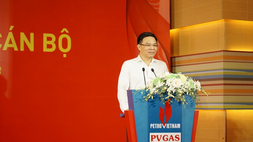 Đồng chí Lê Mạnh Hùng – Phó Bí thư Đảng ủy, Thành viên HĐTV, Tổng giám đốc Petrovietnam Đồng chí Lê Mạnh Hùng – Phó Bí thư Đảng ủy, Thành viên HĐTV, Tổng giám đốc Petrovietnam