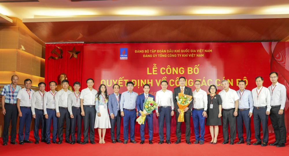 Các vị lãnh đạo cấp cao PV GAS nhận những lời chúc mừng nồng ấm trong buổi Lễ đáng nhớ ngày 15/6/2023 Các vị lãnh đạo cấp cao PV GAS nhận những lời chúc mừng nồng ấm trong buổi Lễ đáng nhớ ngày 15/6/2023