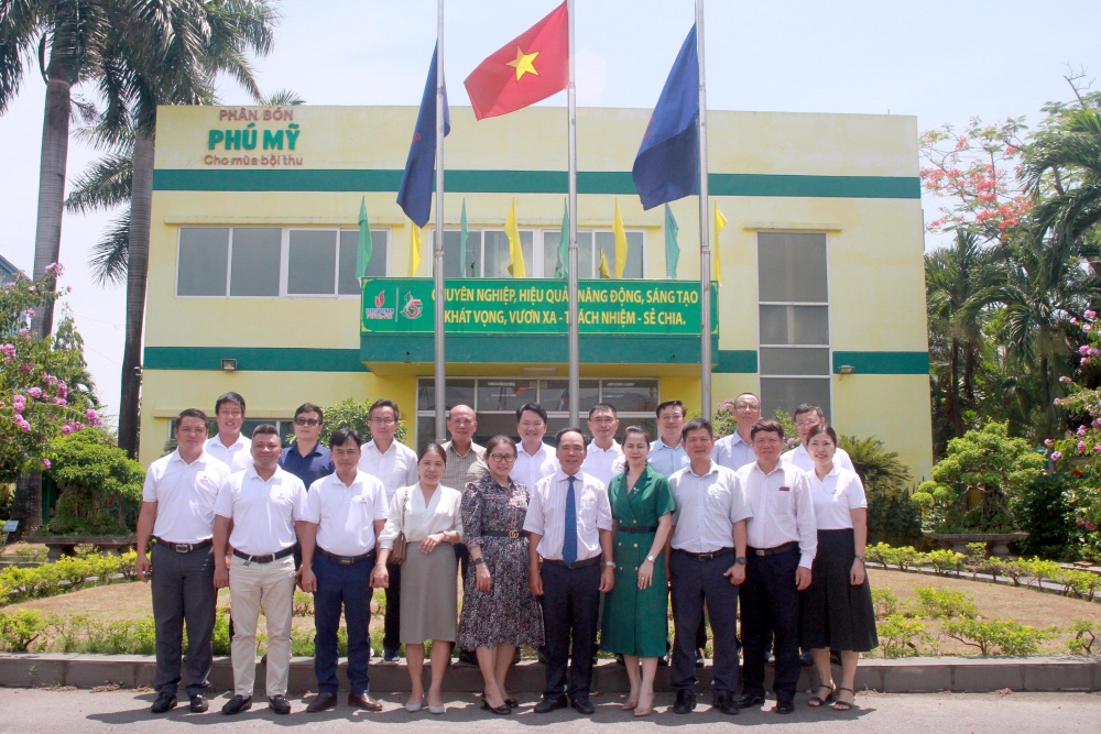 Chủ tịch Hội Dầu khí Việt Nam làm việc với Hội Dầu khí Nam Trung Bộ - Tây Nguyên Chủ tịch Hội Dầu khí Việt Nam làm việc với Hội Dầu khí Nam Trung Bộ - Tây Nguyên