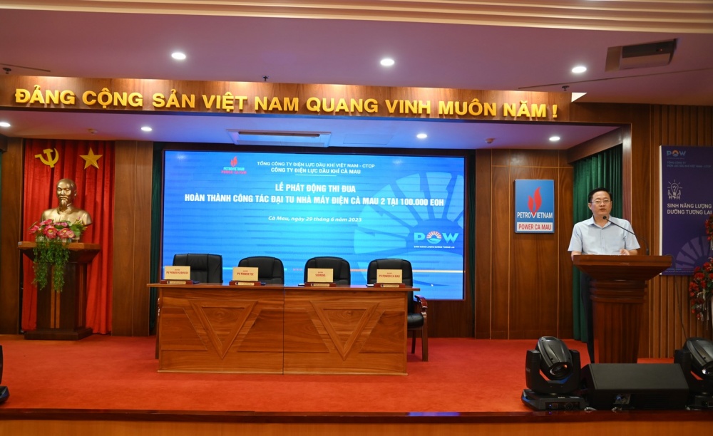 Ông Hồ Tuấn Kiệt - Phó Chủ tịch Công đoàn Tổng công ty, phát động phòng trào thi đua hoàn thành các hạng mục đại tu Nhà máy điện Cà Mau 2 tại 100.000EOH. Ông Hồ Tuấn Kiệt - Phó Chủ tịch Công đoàn Tổng công ty, phát động phòng trào thi đua hoàn thành các hạng mục đại tu Nhà máy điện Cà Mau 2 tại 100.000EOH.
