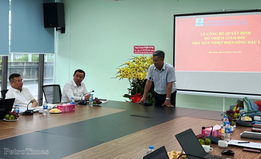 Công bố quyết định bổ nhiệm Giám đốc NMNĐ Sông Hậu 1 Công bố quyết định bổ nhiệm Giám đốc NMNĐ Sông Hậu 1