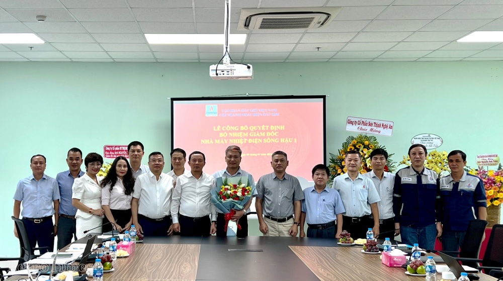 Công bố quyết định bổ nhiệm Giám đốc NMNĐ Sông Hậu 1 Công bố quyết định bổ nhiệm Giám đốc NMNĐ Sông Hậu 1