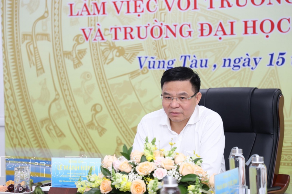 Tổng Giám đốc Petrovietnam Lê Mạnh Hùng làm việc với PVCollege: Điều chỉnh phạm vi đào tạo phù hợp với mục tiêu lớn của Tập đoàn Tổng Giám đốc Petrovietnam Lê Mạnh Hùng làm việc với PVCollege: Điều chỉnh phạm vi đào tạo phù hợp với mục tiêu lớn của Tập đoàn