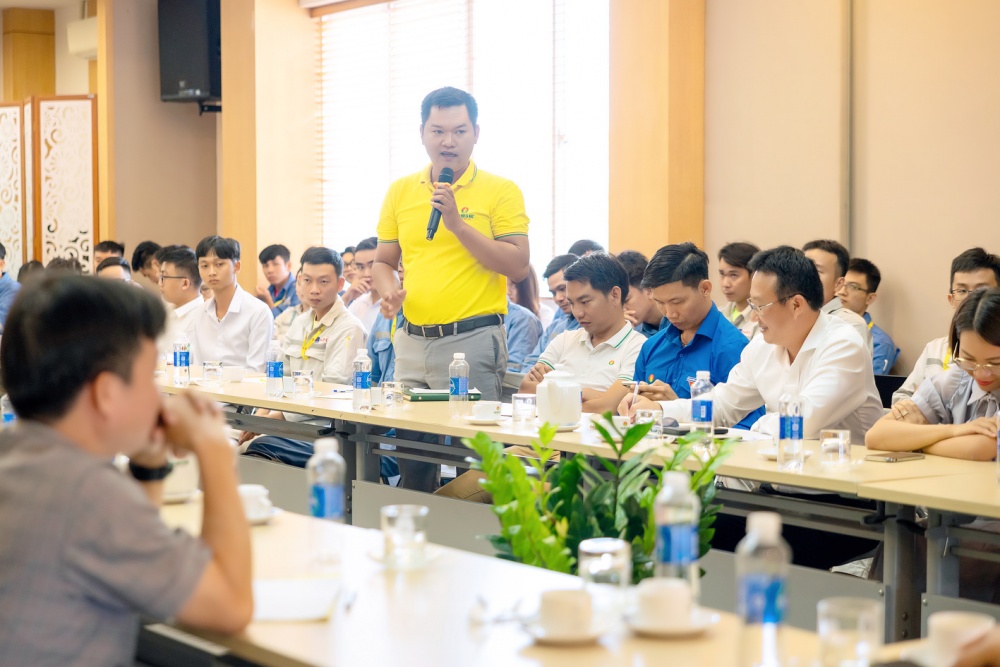 Chương trình giúp CBCNV mới được gặp gỡ và trao đổi, lắng nghe chia sẻ từ Ban lãnh đạo Chương trình giúp CBCNV mới được gặp gỡ và trao đổi, lắng nghe chia sẻ từ Ban lãnh đạo