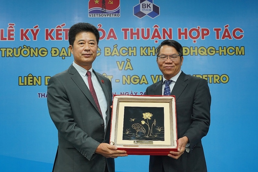 Vietsovpetro tăng cường mối quan hệ hợp tác với Trường Đại học Bách Khoa Vietsovpetro tăng cường mối quan hệ hợp tác với Trường Đại học Bách Khoa TP HCM