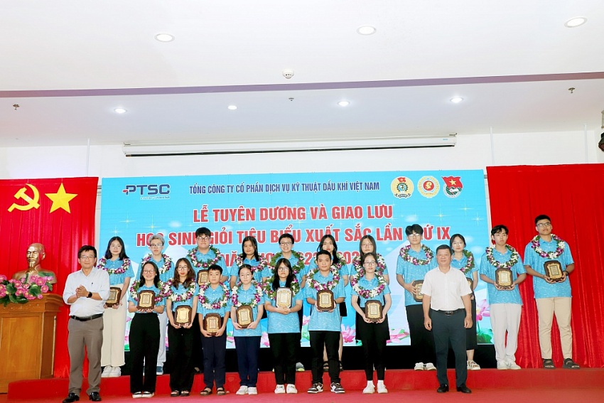 PTSC tổ chức lễ tuyên dương học sinh giỏi tiêu biểu lần thứ IX, năm học 2022-2023 PTSC tổ chức lễ tuyên dương học sinh giỏi tiêu biểu lần thứ IX, năm học 2022-2023