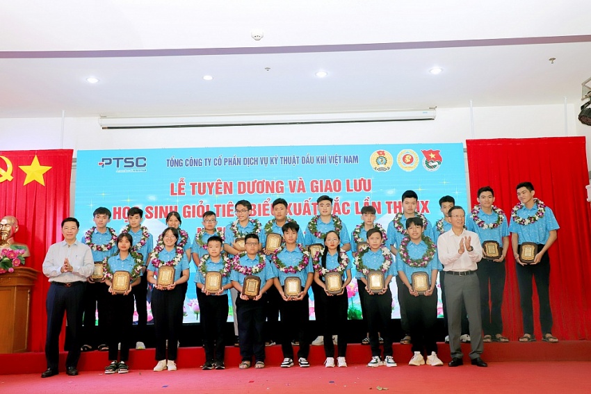 PTSC tổ chức lễ tuyên dương học sinh giỏi tiêu biểu lần thứ IX, năm học 2022-2023 PTSC tổ chức lễ tuyên dương học sinh giỏi tiêu biểu lần thứ IX, năm học 2022-2023