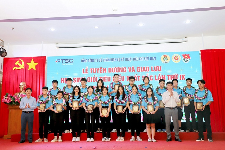PTSC tổ chức lễ tuyên dương học sinh giỏi tiêu biểu lần thứ IX, năm học 2022-2023 PTSC tổ chức lễ tuyên dương học sinh giỏi tiêu biểu lần thứ IX, năm học 2022-2023