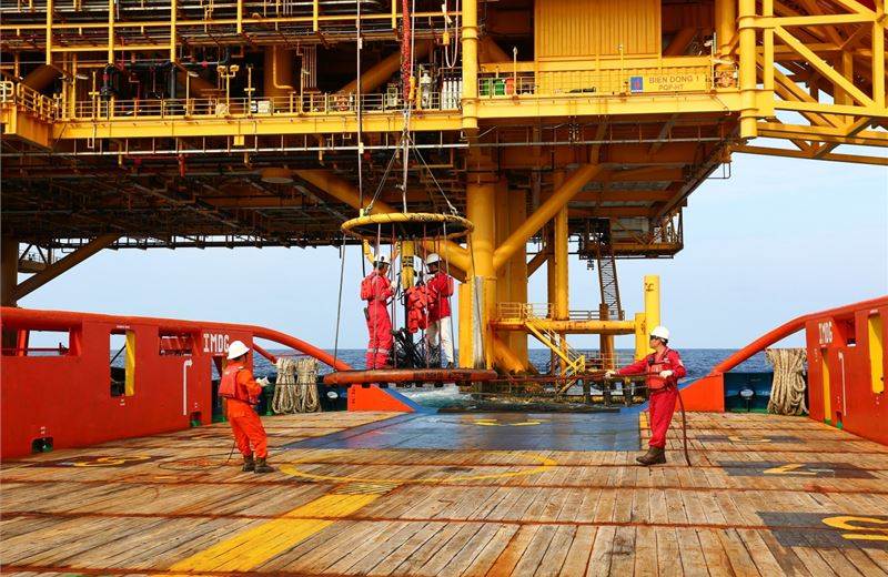 Cơ chế quản lý, sử dụng tài sản và tiếp nhận quyền lợi khi nhà thầu rút khỏi hợp đồng dầu khí vì lý do đặc biệt