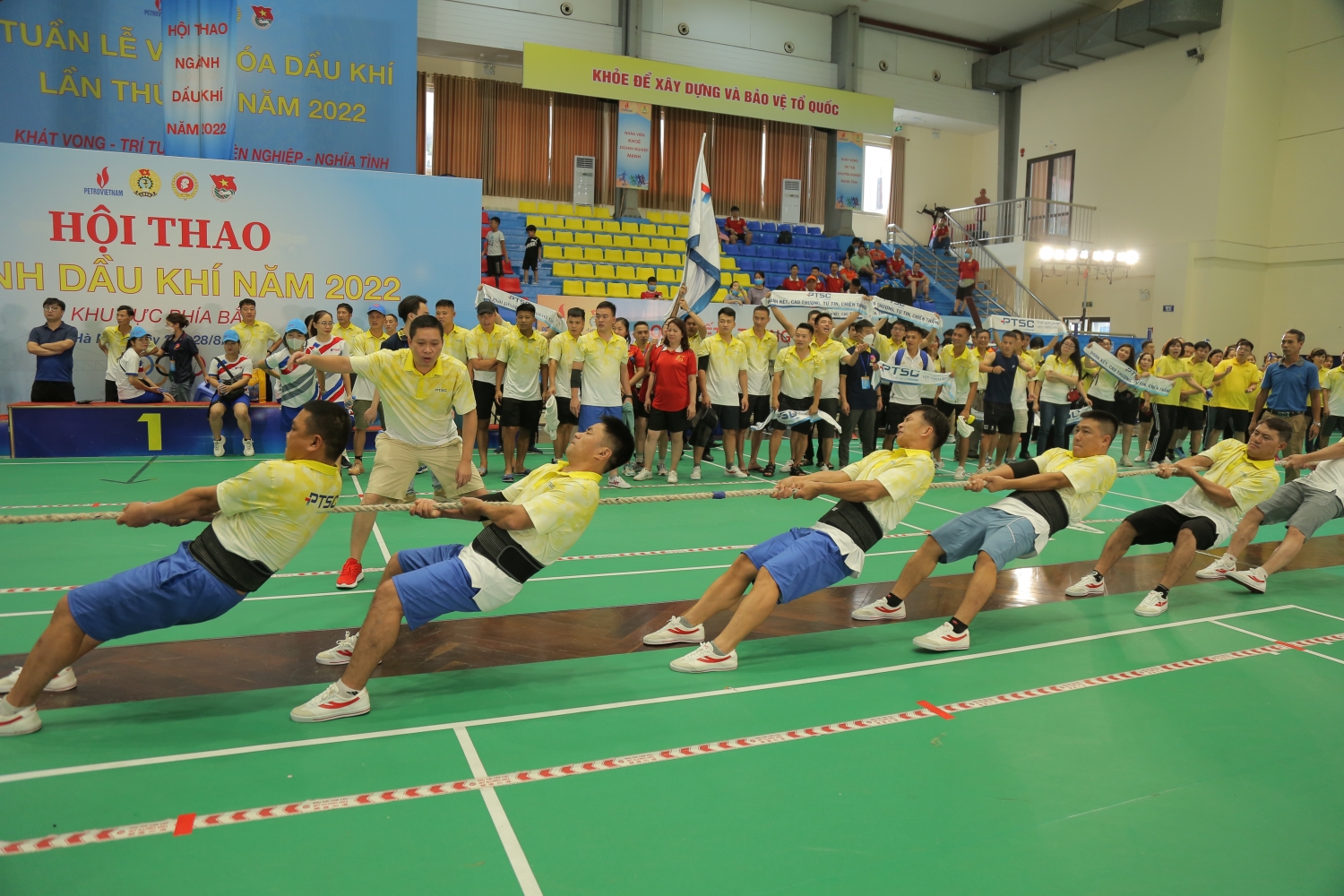 Đội PVFCCo giành chức vô địch ở các nội dung thi đấu đồng đội môn Nhảy bao bố và Kéo co Tuần lễ Văn hóa Dầu khí lần thứ XIV năm 2023 sẽ bắt đầu vào ngày mai 19/8