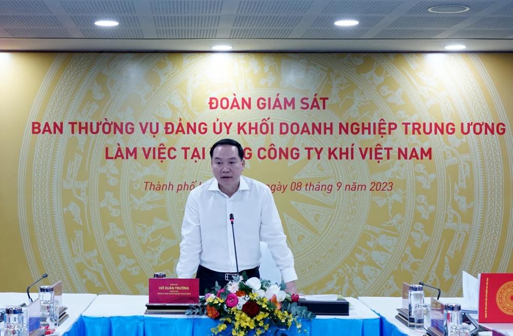 Đồng chí Hồ Xuân Trường, Phó Bí thư Đảng ủy Khối DNTW, Trưởng Đoàn giám sát phát biểu kết luận Đồng chí Hồ Xuân Trường, Phó Bí thư Đảng ủy Khối DNTW, Trưởng Đoàn giám sát phát biểu kết luận