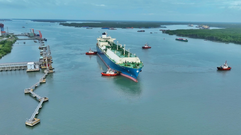 Chuỗi dự án Kho chứa LNG Thị Vải nằm ở vị trí thuận lợi với luồng hàng hải sôi động Cái Mép - Thị Vải, phù hợp tiếp nhận các tàu LNG siêu trọng lực