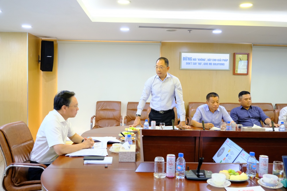 Ông Cao Hoài Dương – Chủ tịch HĐQT PVOIL phát biểu tại buổi làm việc Ông Cao Hoài Dương – Chủ tịch HĐQT PVOIL phát biểu tại buổi làm việc