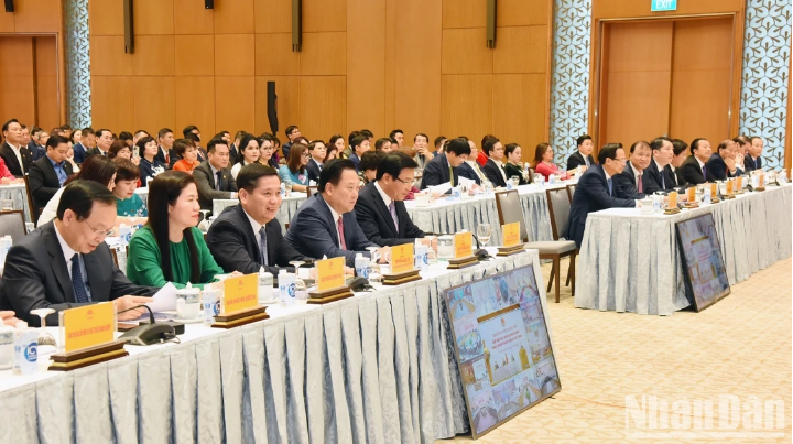  [Ảnh] Thường trực Chính phủ gặp mặt đại diện doanh nhân Việt Nam ảnh 1