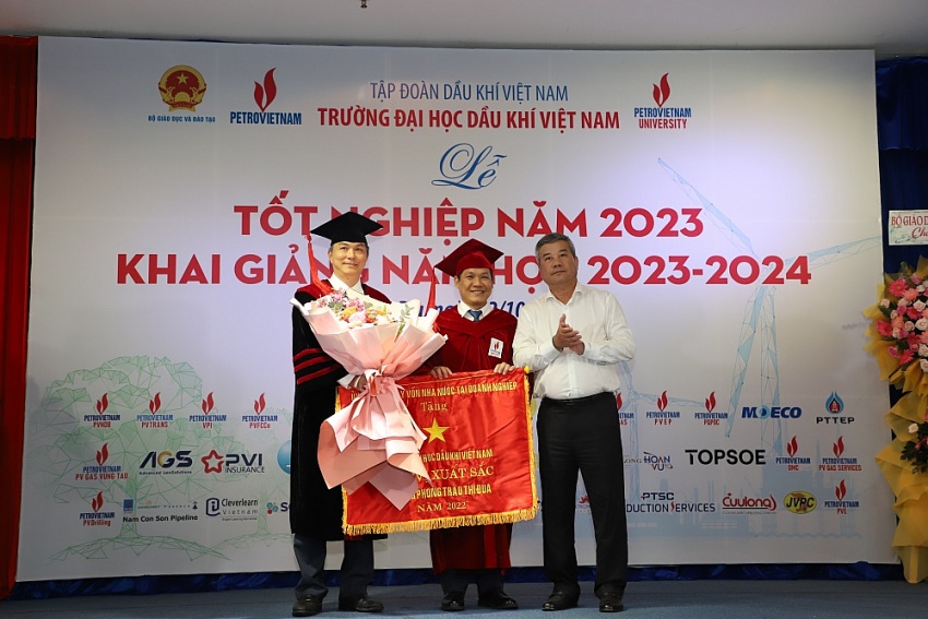 Trường Đại học Dầu khí Việt Nam tổ chức Lễ tốt nghiệp năm 2023 và khai giảng năm học mới 2023-2024 Trường Đại học Dầu khí Việt Nam tổ chức Lễ tốt nghiệp năm 2023 và khai giảng năm học mới 2023-2024